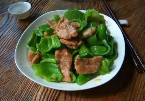 家常餐桌上的美食盛宴，50種簡單易學(xué)家常菜，家常美食盛宴，50道簡單易學(xué)的家常菜做法